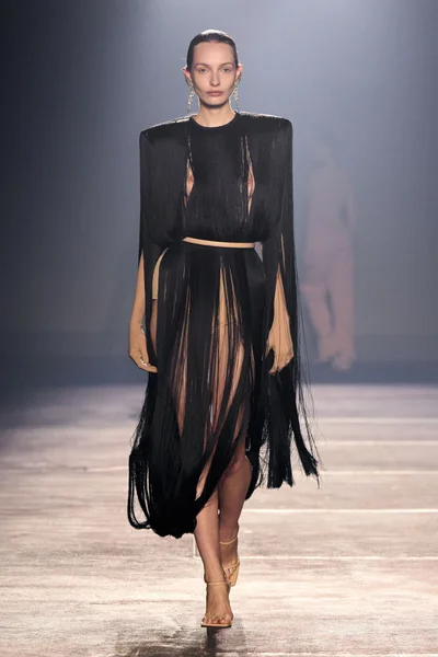 Look 11